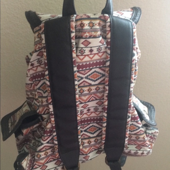 Back pack - Picture 2 of 4